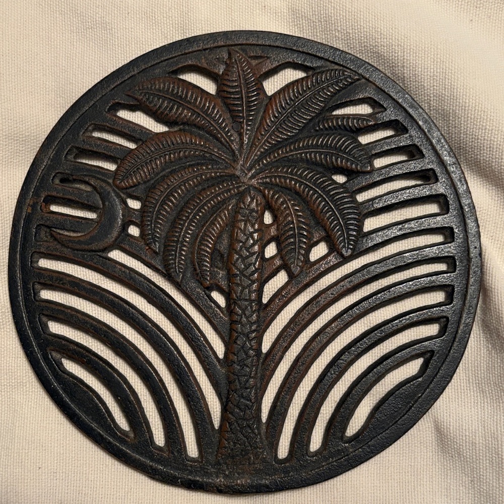 Cast Iron Trivet- South Carolina Palm Tree & Crescent Moon, vintage